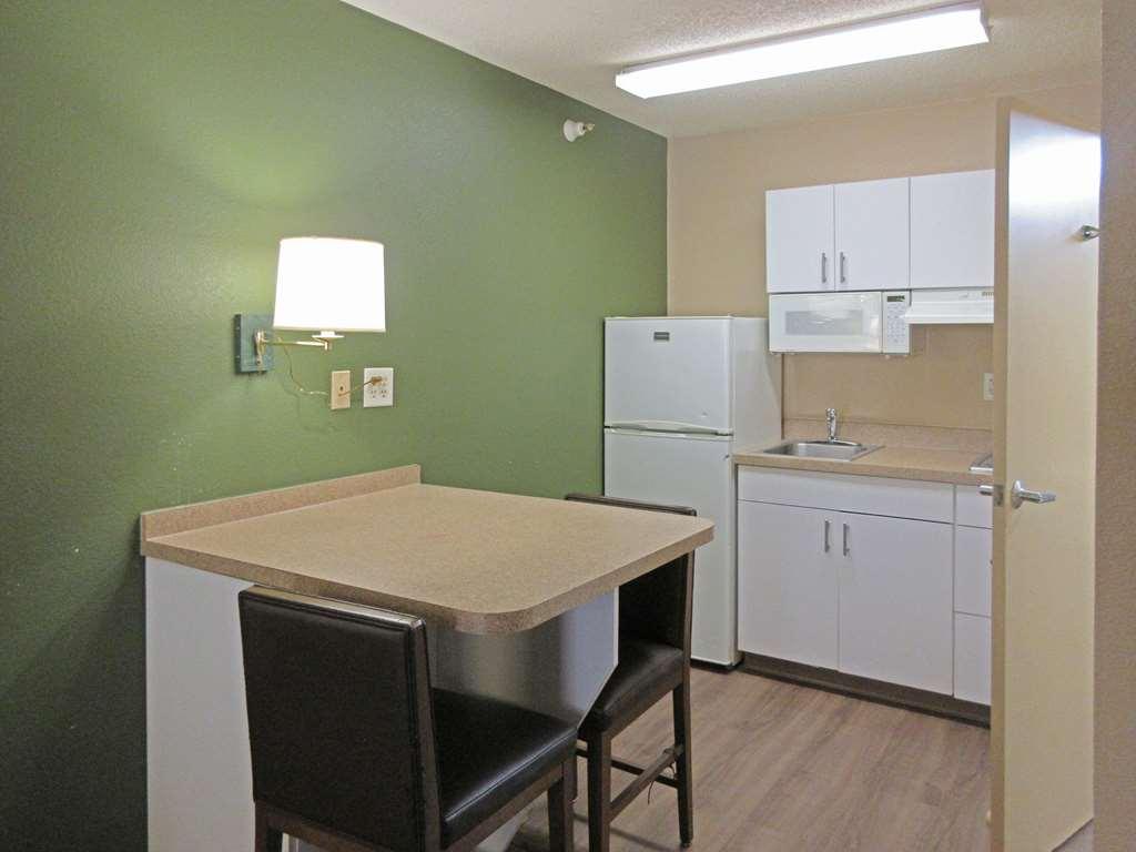 Suburban Studios Raleigh - Crabtree Valley Δωμάτιο φωτογραφία